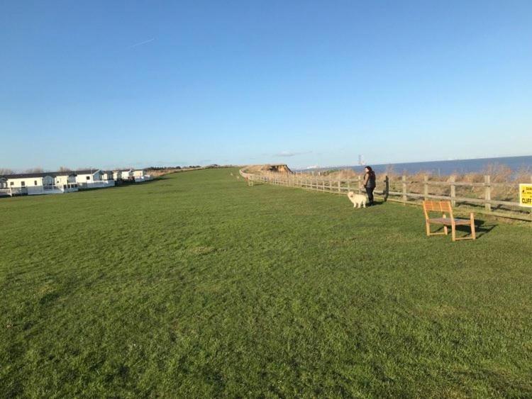 The Winchester Luxury Pet Friendly Caravan On Broadland Sands Holiday Park Between Lowestoft And Great Yarmouth Hotel Corton  Exterior photo