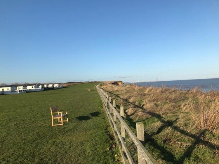 The Winchester Luxury Pet Friendly Caravan On Broadland Sands Holiday Park Between Lowestoft And Great Yarmouth Hotel Corton  Exterior photo