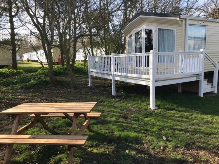 The Winchester Luxury Pet Friendly Caravan On Broadland Sands Holiday Park Between Lowestoft And Great Yarmouth Hotel Corton  Exterior photo